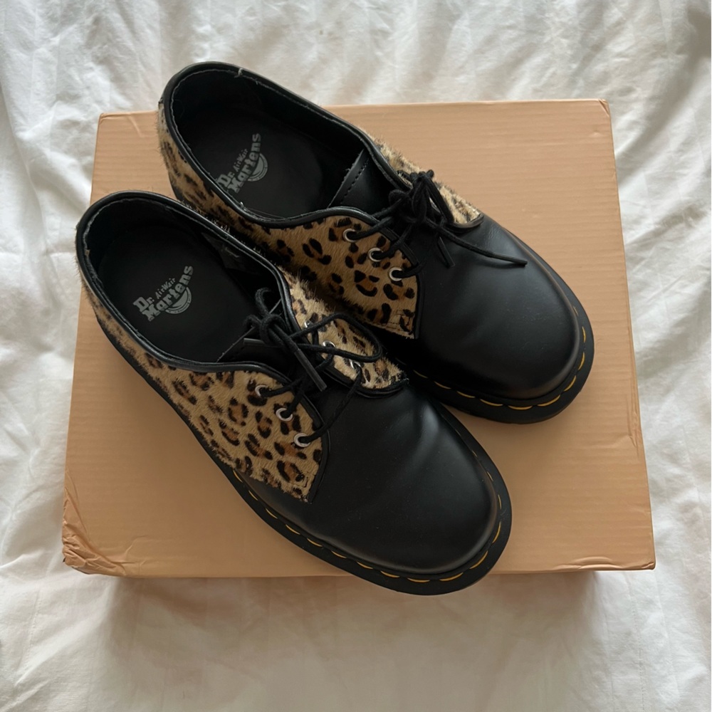 1461 LEPORD AND BLACK OXFORD DR. MARTENS